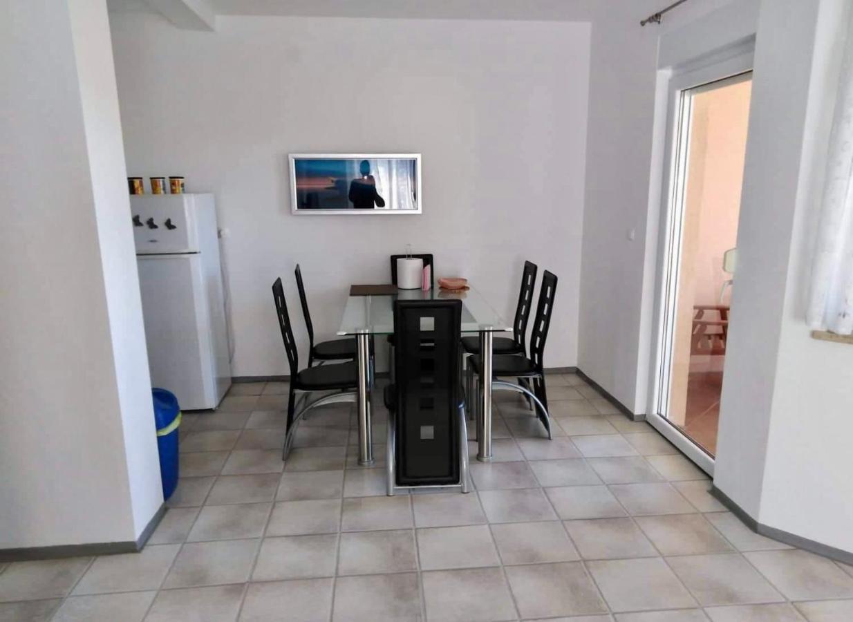Ana Apartment *